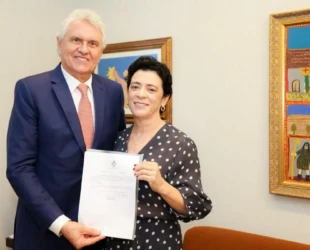 Caiado nomeia Laura Bueno para vaga de desembargadora no Tribunal de Justiça