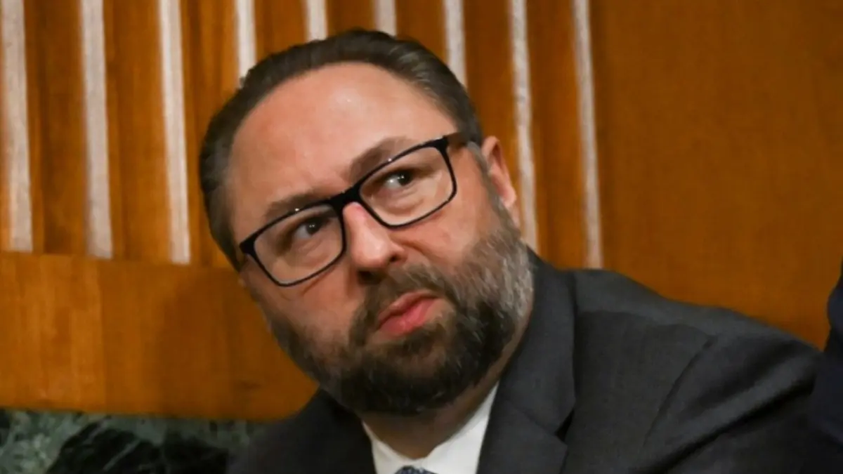 Conselheiro de Trump xinga Lula nas redes sociais