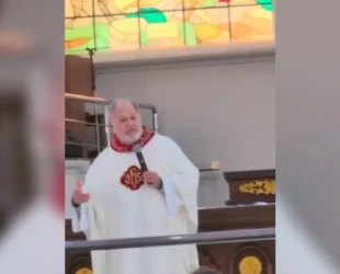 Fiel se irrita com padre que falou sobre Venezuela e Trump durante missa em Trindade
