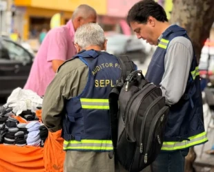Ambulantes da Avenida 24 de Outubro tem até 31 de janeiro para regularização