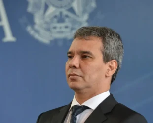 Lula deve indicar ex-ministro de Dilma para substituir Lewandowski