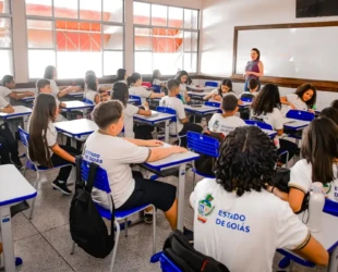 Aulas na rede estadual de Goiás voltam na próxima terça-feira e são esperados 444 mil alunos