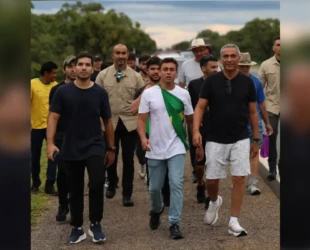 Gayer e Nikolas realizam caminhada de 240 km pela liberdade de Bolsonaro