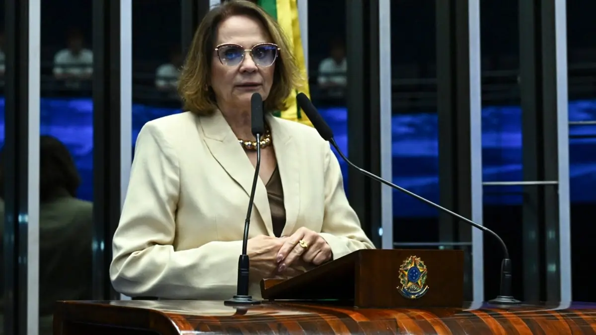 Damares vai à Justiça contra samba-enredo que homenageia Lula