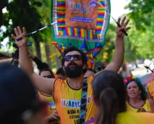 Bloco Zazaricando faz cortejos em 14 e 16 de fevereiro pelas ruas de Pirenópolis