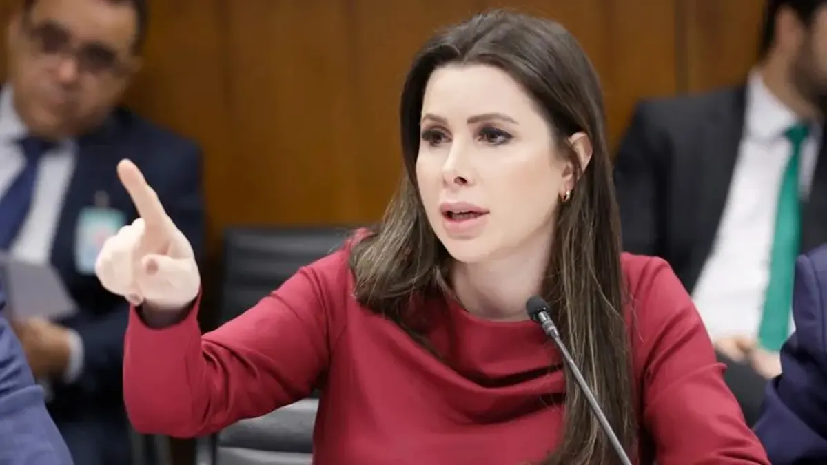 Barrada ao Senado por SC, Carol de Toni anuncia saída do PL