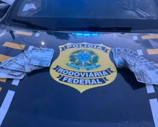 PRF apreende R$ 30 mil em notas falsas escondidas em painel de carro em Uruaçu