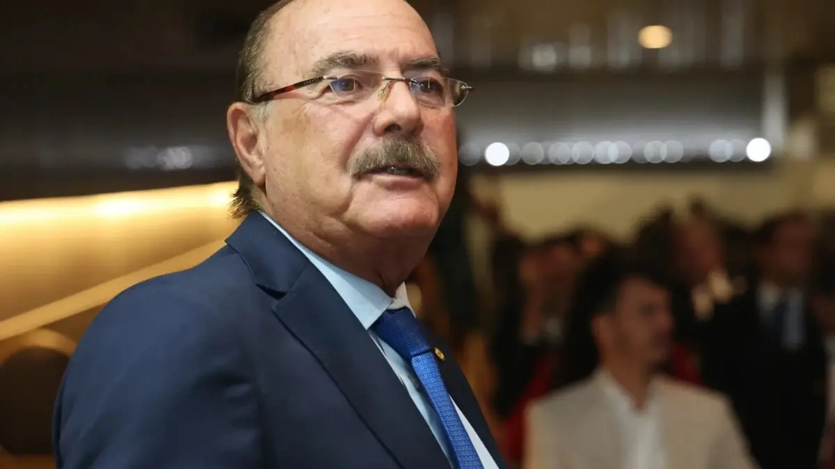 Caiado exonera indicados de Zacharias Calil após deputado falar que está fora na base