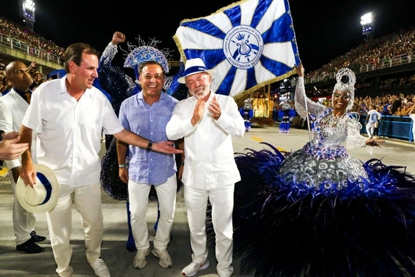 lula-na-sapucai-3144264-article