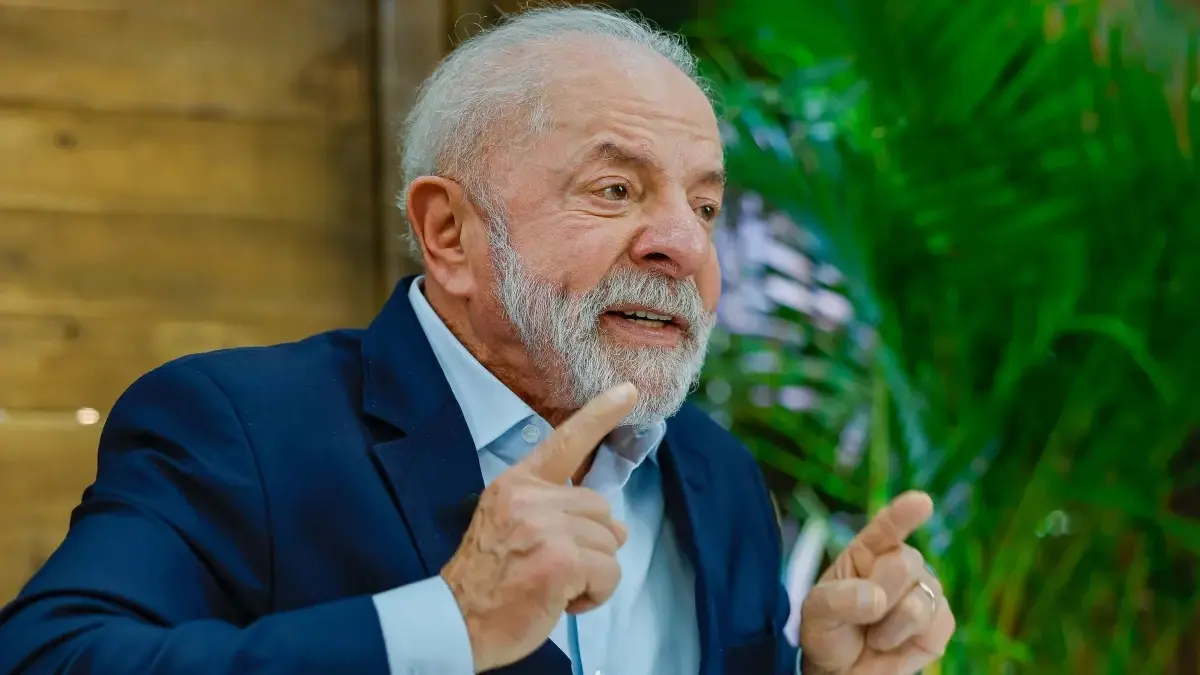 Lula sanciona reajuste dos servidores do Legislativo e TCU, mas veta penduricalhos