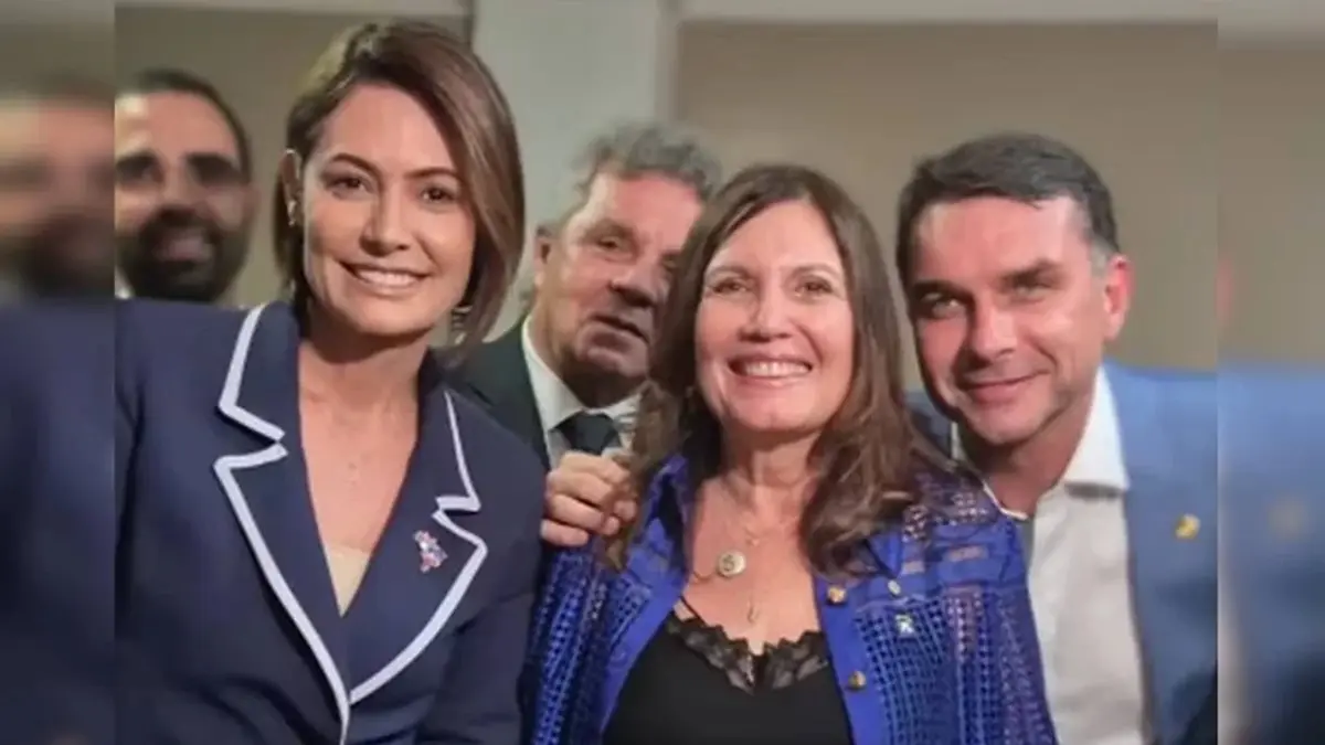 Bolsonaro deixa Ibaneis de fora e escolhe Bia Kicis e Michelle ao Senado no DF