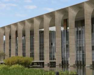 Itamaraty desaconselha viagens as 11 países após ofensiva do Irã