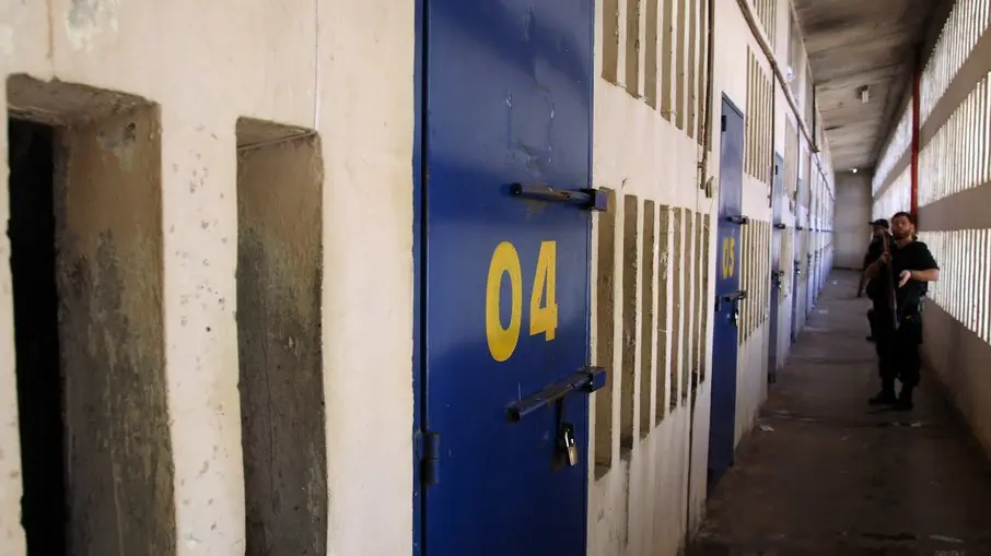 6mz8g00jcxyvywfjni7b4cmqn