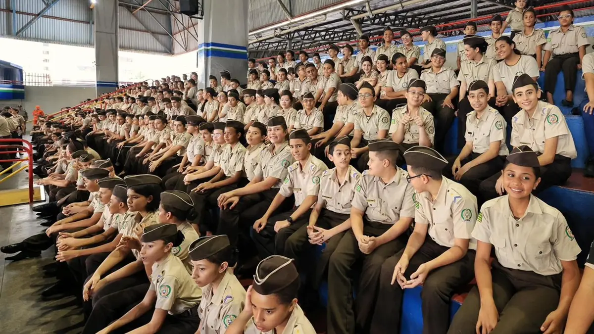 Goiás vai investir R$ 75 milhões no Bolsa Uniforme para alunos de Colégios Militares