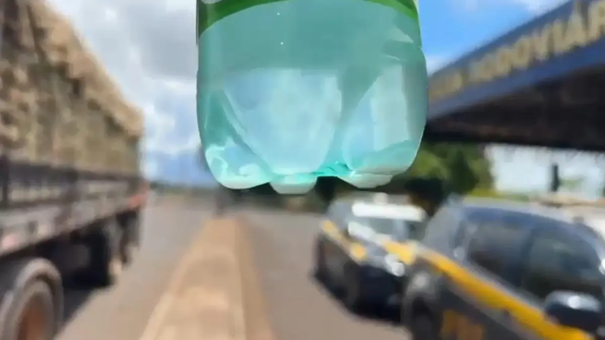 Caminhoneiro que dirigia há quase 24 horas sob efeito de 'rebite' é detido em Itumbiara