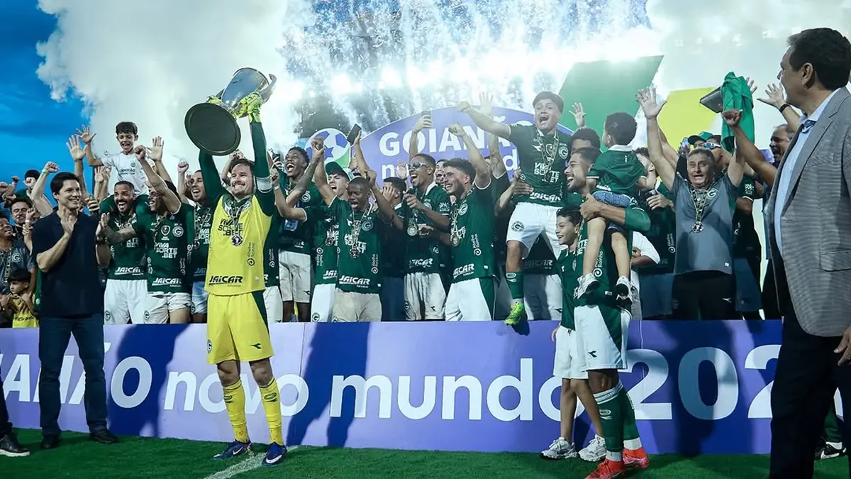 Goiás empata com Atlético-GO em 0 a 0 e conquista Goianão de forma invicta