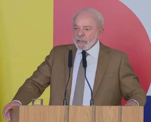 Lula diz que os preços dos combustíveis aumentaram, pois está 'cheio de gente que gosta de tirar proveita da desgraça'