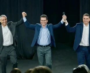 Flávio Bolsonaro confirma Gustavo Gayer e Oséias Varão ao Senado