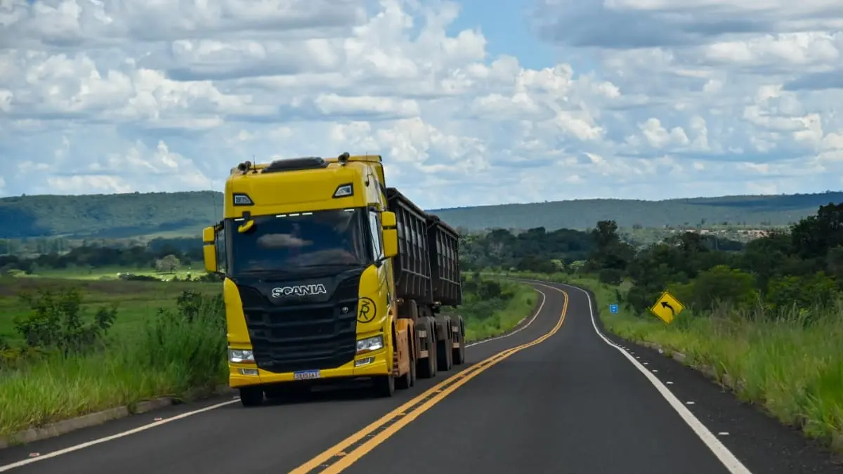 Tráfego pesado nas rodovias de Goiás terá restrições durante do feriado da Semana Santa