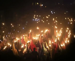 Daniel Vilela acompanha Procissão do Fogaréu