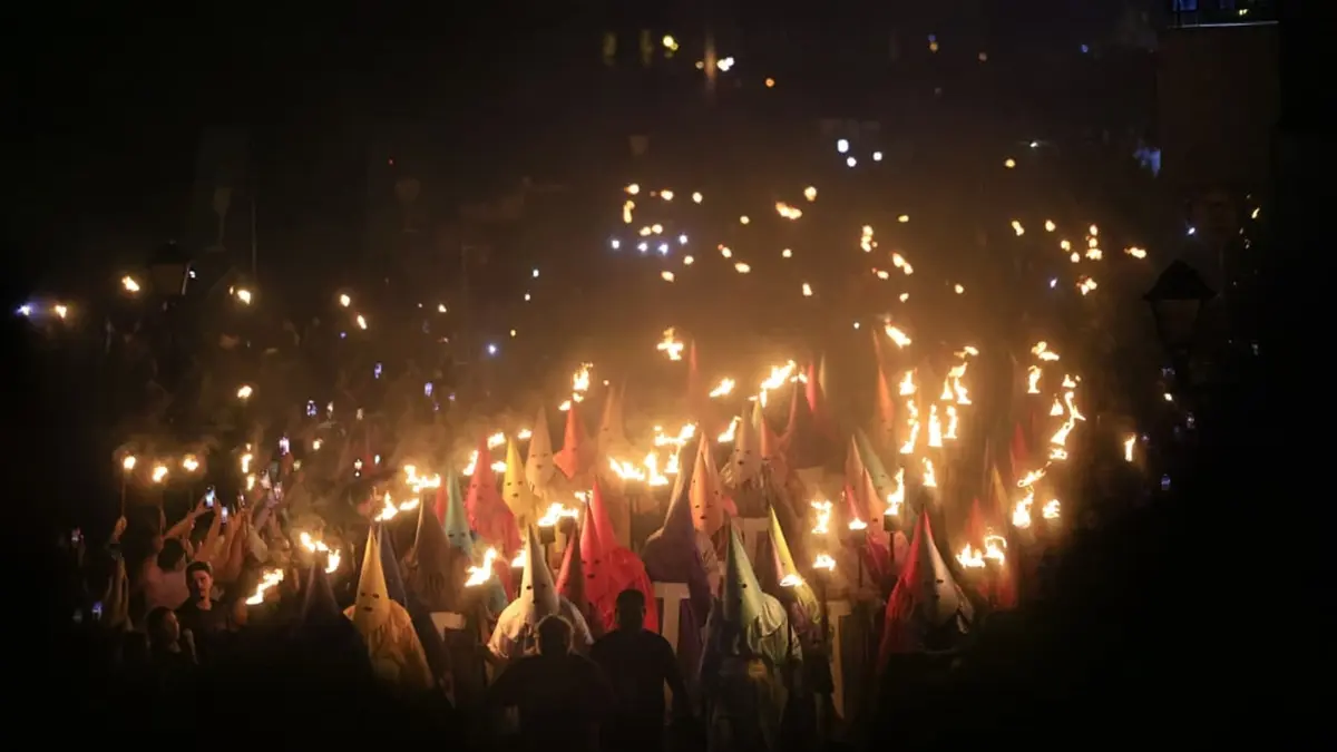 Daniel Vilela acompanha Procissão do Fogaréu