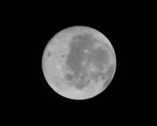 Artemis II inicia trajetória para voltar à Terra