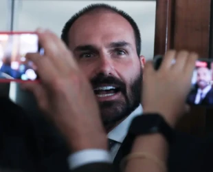 Lindbergh pede prisão preventiva de Eduardo Bolsonaro