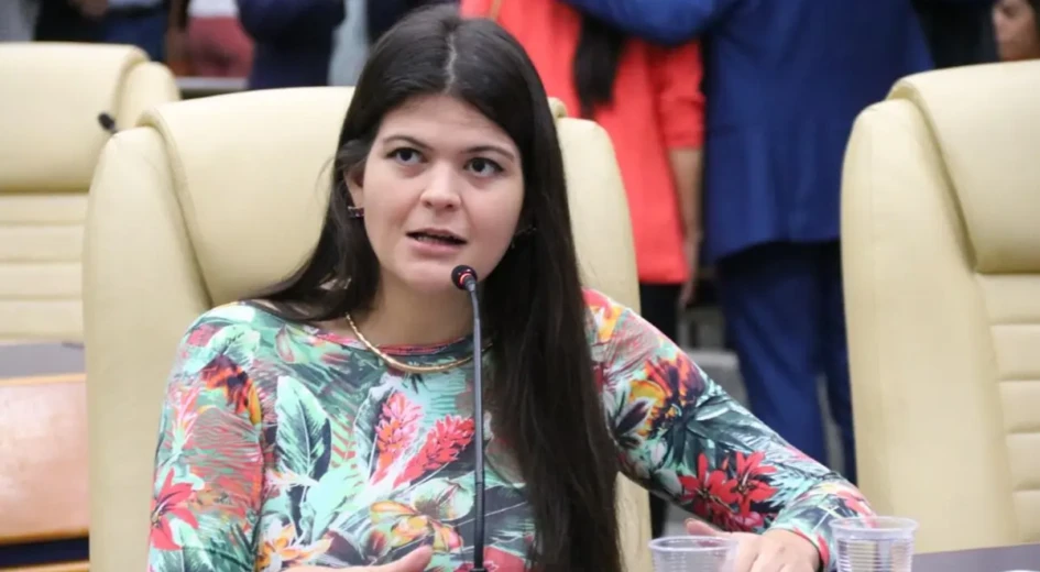 Aava nega rumores de que será candidata à governadora com apoio do PT