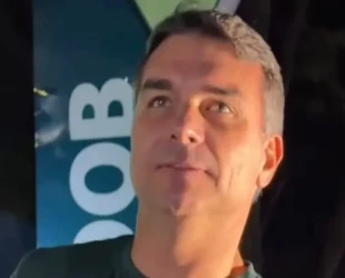 Flávio Bolsonaro diz que Tereza Cristina seria 'sonho' para vaga de vice