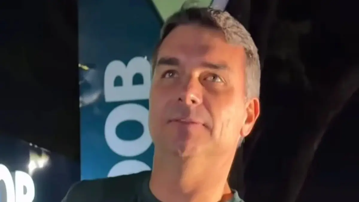 Flávio Bolsonaro diz que Tereza Cristina seria 'sonho' para vaga de vice