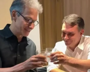 Zama critica 'frutas podres' no PL