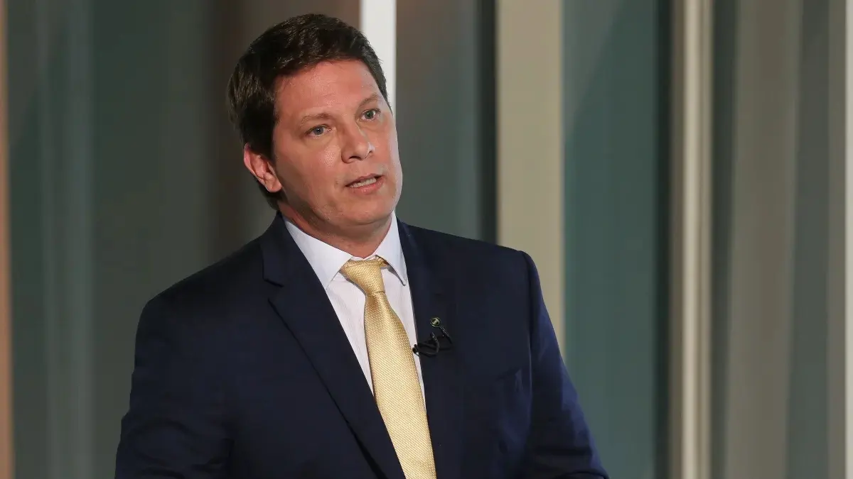 Deputado Mario Frias é internado após sentir fortes dores abdominais