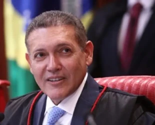 'Uma das maiores honras da minha vida', diz Nunes Marques ao ser eleito presidente do TSE