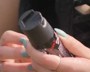 Avança na Câmara de Goiânia autorização para venda de spray para defesa de mulheres