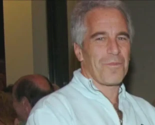 Justiça dos EUA divulga carta atribuída a Jeffrey Epstein antes da morte dele