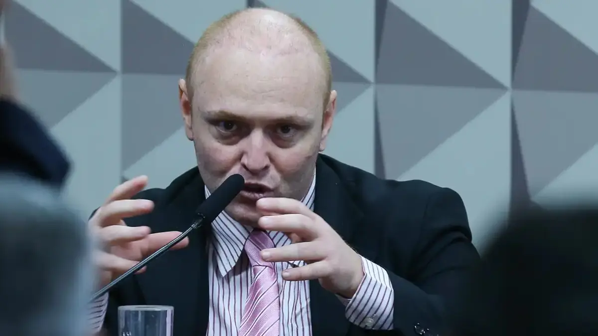 Moraes autoriza hacker Delgatti Neto a migrar para o regime aberto