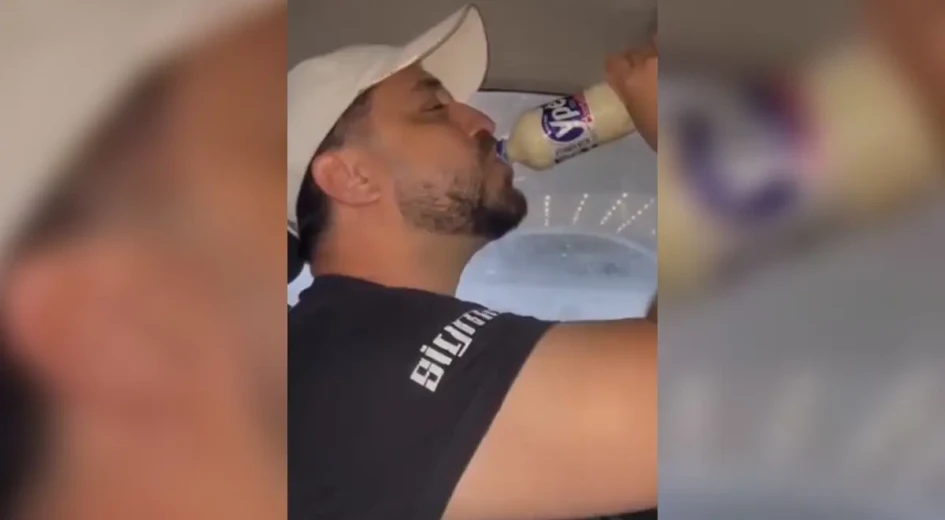 Homem bebe detergente em vídeo e faz ataques políticos após medida da Anvisa contra a Ypê