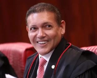 Nunes Marques assume presidência do TSE às 19h desta terça-feira