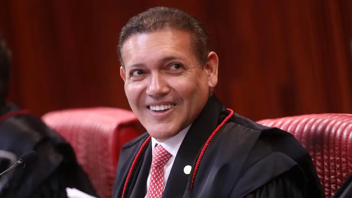Nunes Marques assume presidência do TSE às 19h desta terça-feira