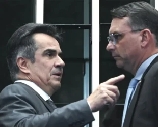 Valdemar defende Ciro Nogueira ao lado de Flávio Bolsonaro