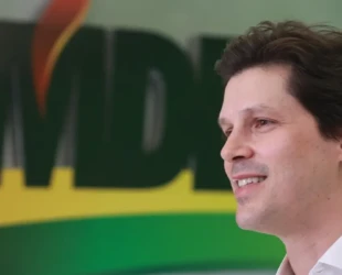 Real Time Big Data: Daniel lidera em todos os cenários de primeiro turno