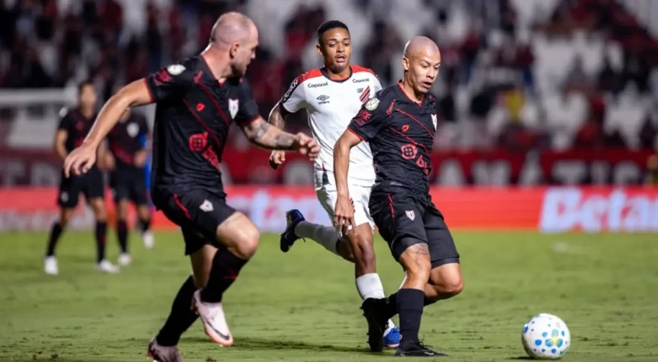 Atlético-GO deixa Copa do Brasil após derrota para Athletico-PR nas oitavas