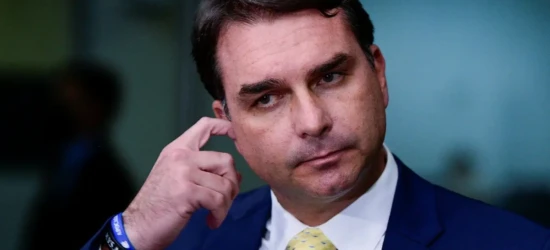 Patrimônio de Flávio Bolsonaro avança 370%