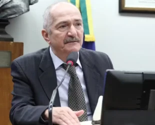 Direção abre processo disciplinar pela 'expulsão sumária' de Aldo Rebelo
