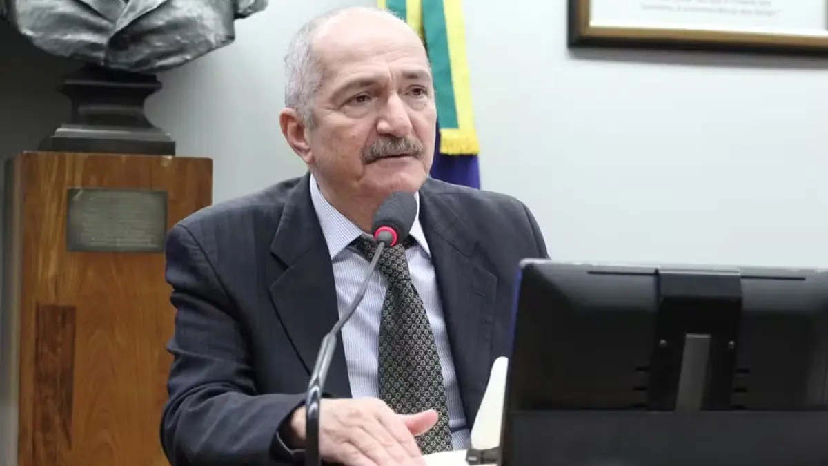 Direção abre processo disciplinar pela 'expulsão sumária' de Aldo Rebelo