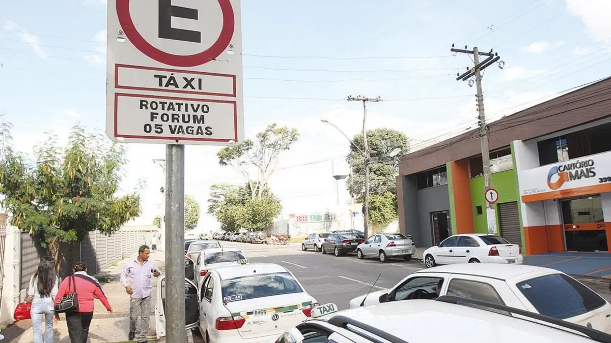 Goiânia abre processo seletivo para vagas rotativas de táxis