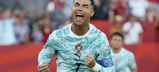 Portugal vence de virada e Espanha goleia; equipes se enfrentam nas oitavas