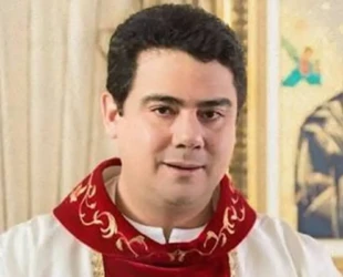 'Ganância' e 'inveja': Padre Robson fala sobre sua saída de Trindade em missa