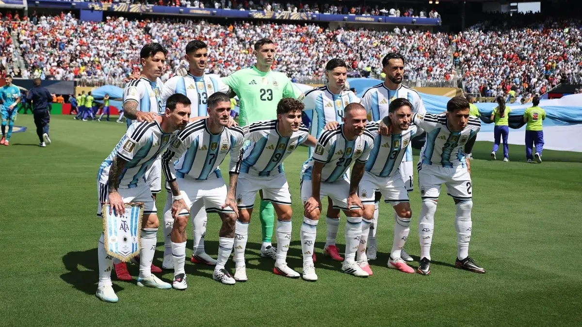 Milei anuncia feriado nacional na Argentina mesmo com derrota na Copa