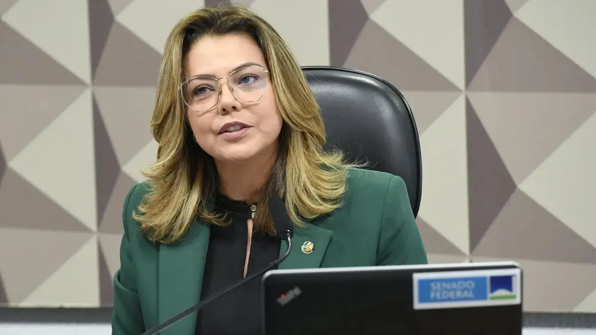 Leila do Vôlei e Michelle Bolsonaro lideram ao Senado no DF